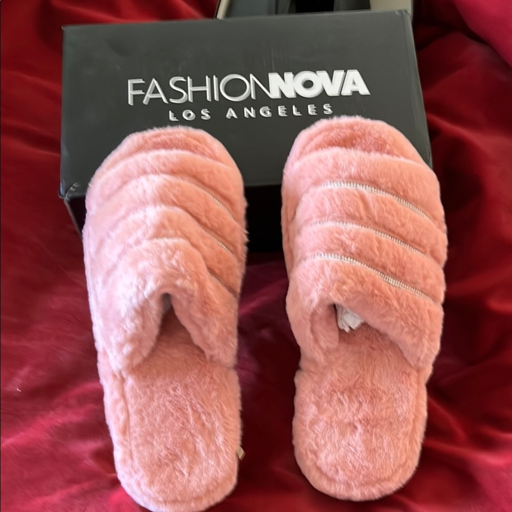 FASHION NOVA | NWT | Pink Plush Slippers with rhinestone accents